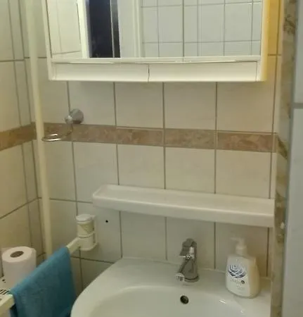 West * Budapešť